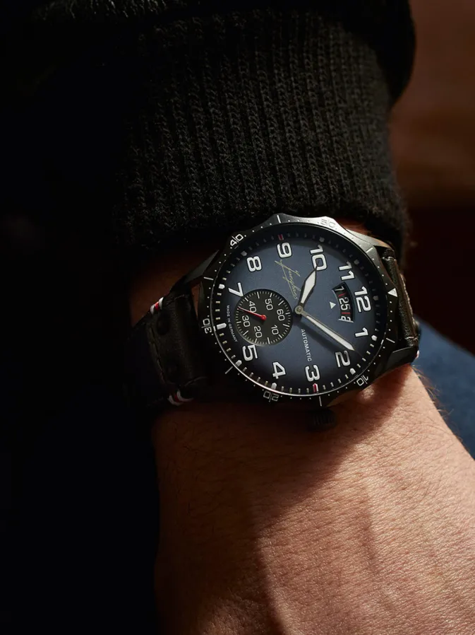 pilot_automatic_navy_blue_2.webp Herren-Junghans Pilot Automatic Navy Blue