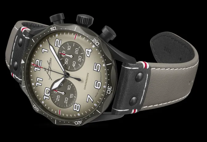 pilot_chronoscope_desert_2.webp Herren-Junghans Pilot Chronoscope Desert